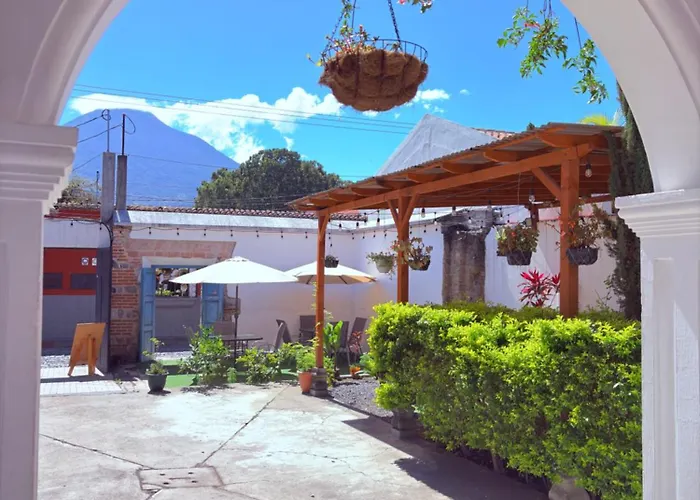 Blue Moon Hostel Antigua